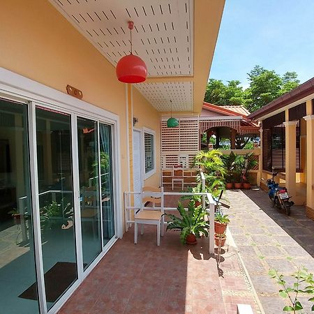 Hotel Koh Larn De Beach Esterno foto